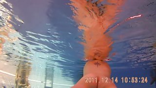 Amateur beauty is swimming nude on under water spy cam 3