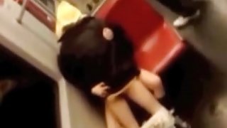 Salope baise dans le metro