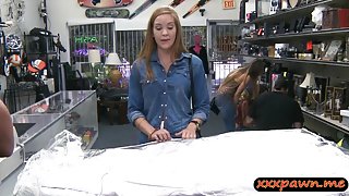 Babe pawns her wedding dress and fucked at the pawnshop